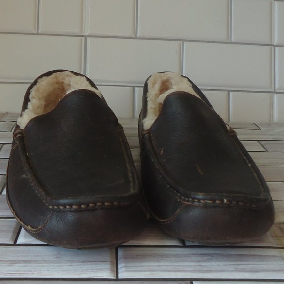 SIZE 11. UGG shearling lined leather slippers/loafers. main image 16